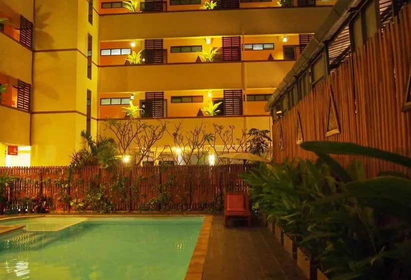 Fotos del hotel Phusiri Place:  17