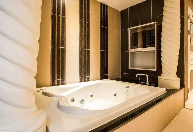 Fotos del hotel Lanuit:  7