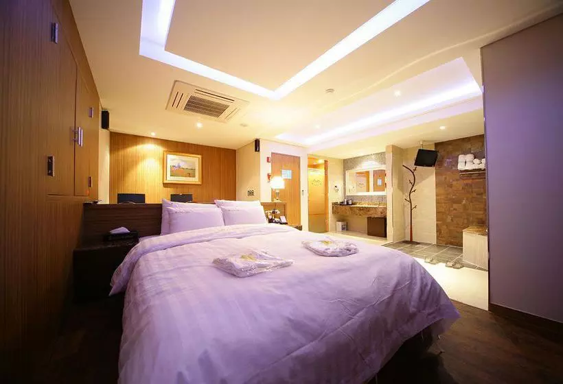 Fotos del hotel Lanuit:  18