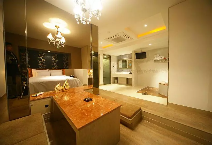 Fotos del hotel Lanuit:  10