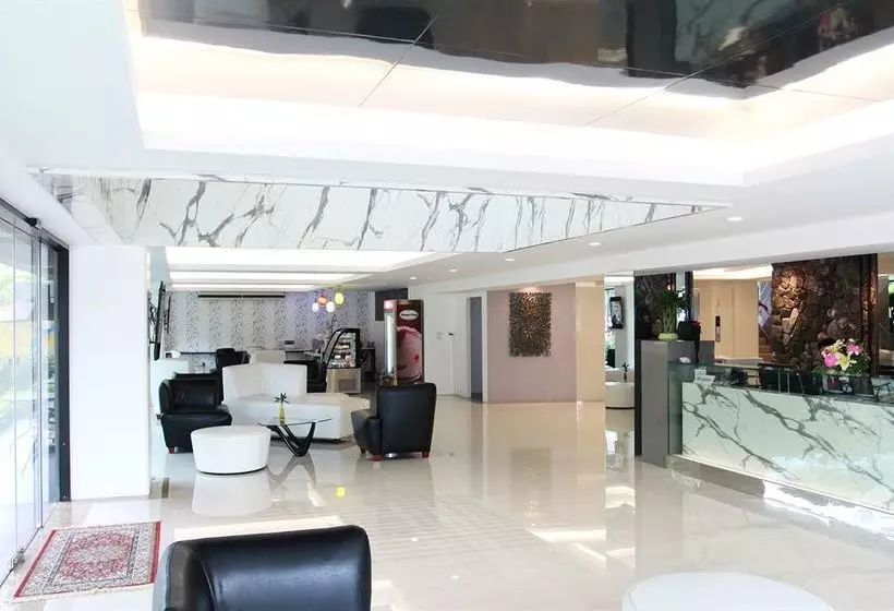 Fotos del hotel 101 Holiday Suite:  11