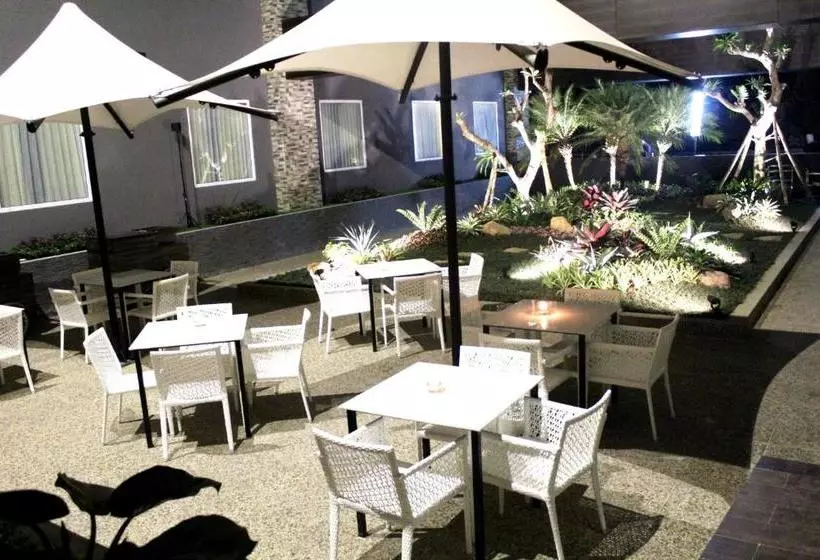 Fotos del hotel Bonnet Hotel Surabaya:  7
