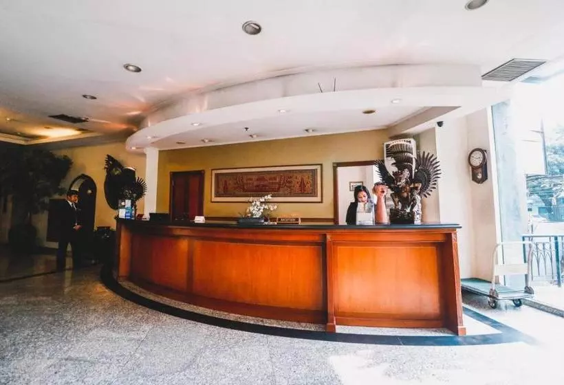 Fotos del hotel The Paragon Hotel By Reddoorz:  10