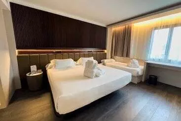 Hotel Becquer