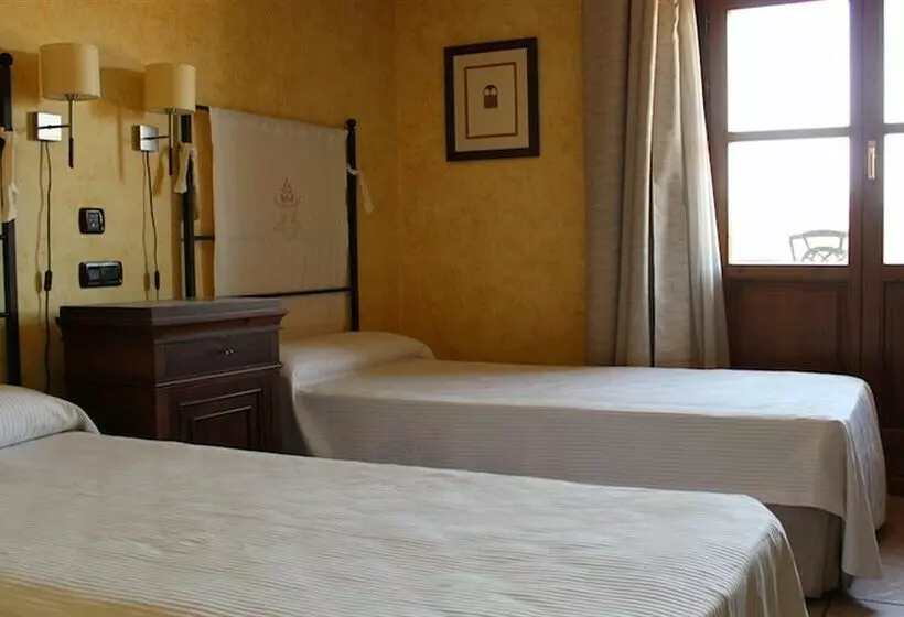 Fotos del hotel Hospedería Castillo del Papa Luna:  25