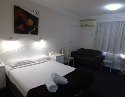 Fotos del hotel Cluden Park Motor Inn:  11