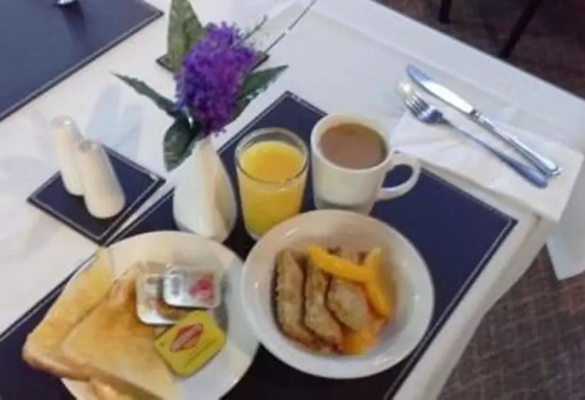 Fotos del hotel Cluden Park Motor Inn:  17