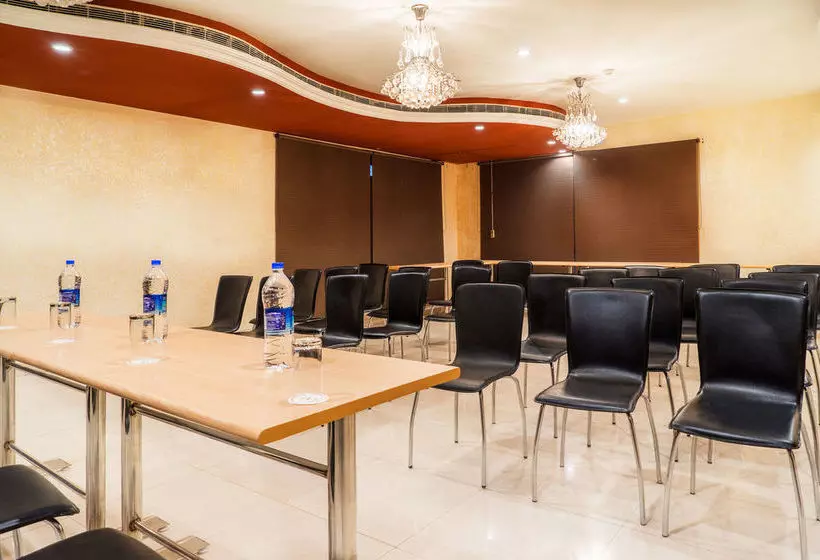 Fotos del hotel Fab Conclave Boutique:  5