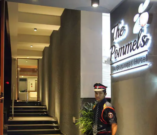 Fotos del hotel The Pommels Business:  6