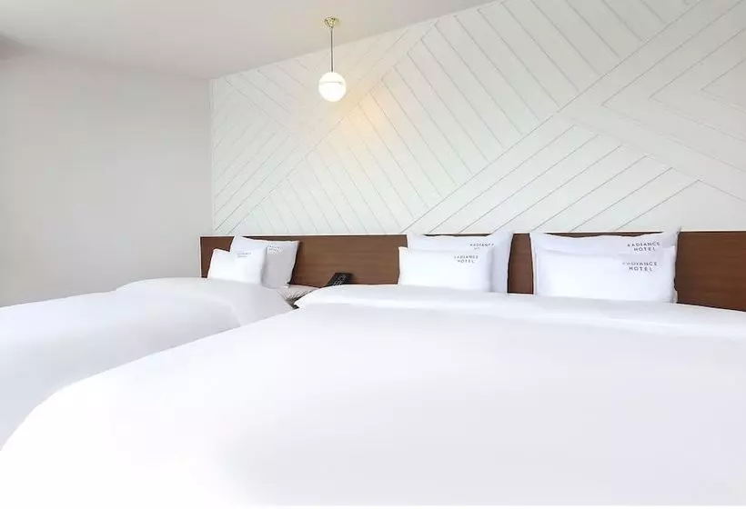 Fotos del hotel Radiance:  3