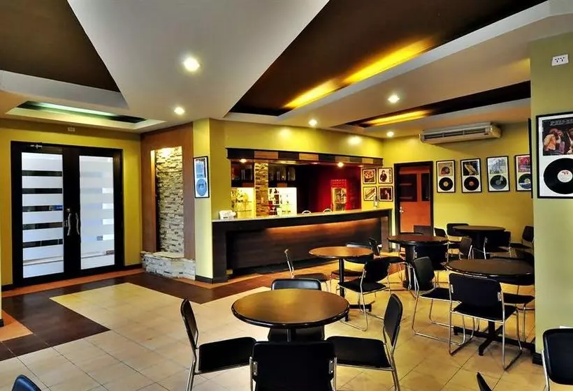 Fotos del hotel Subic Holiday Villas:  7