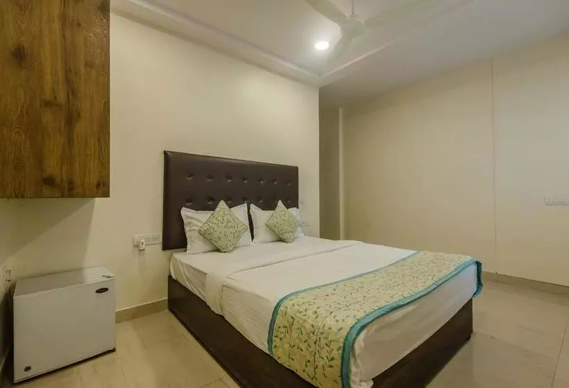 Fotos del hotel Oyo Rooms Near Kokilaben Hospital:  13