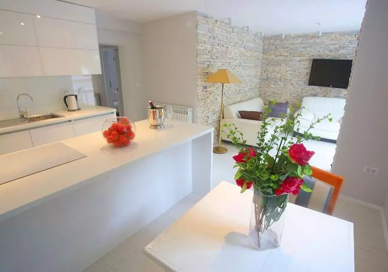Fotos del hotel Apartments Lili Flora:  2