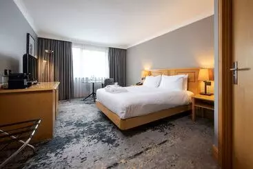 Doubletree By Hilton  Swindon