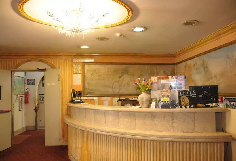 Fotos del hotel Cinecittà:  9