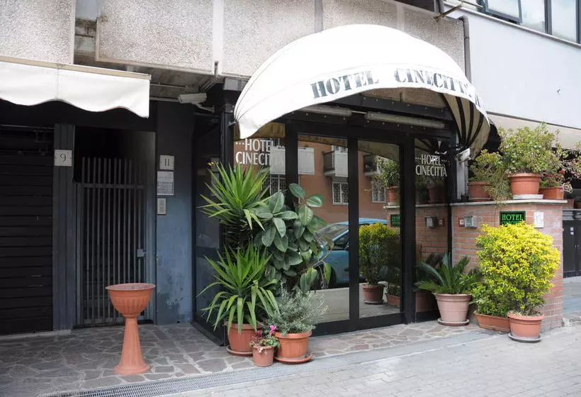 Fotos del hotel Cinecittà:  7