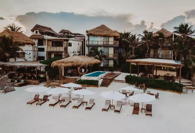 Akkuun Tulum – Adults Only