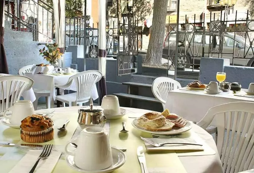 Fotos del hotel Auberge Le Jardin d'Antoine:  8