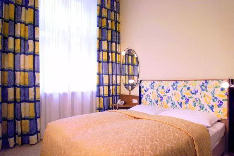 Starlight Suites Hotel