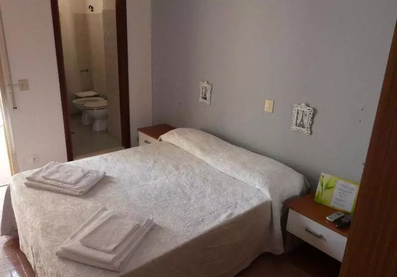 Fotos del hotel Ile De France Cesenatico:  2