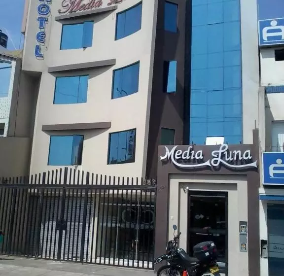 Hostal Media Luna