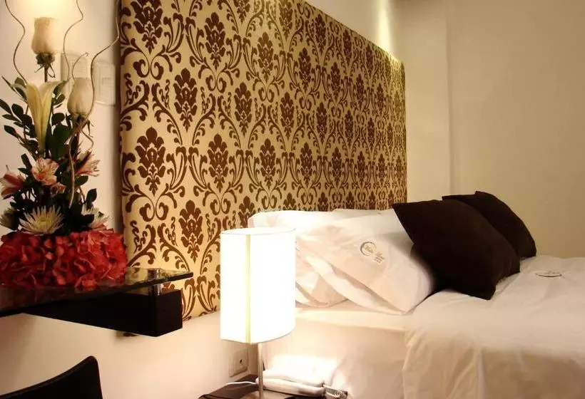 Fotos del hotel Hostal Media Luna:  8