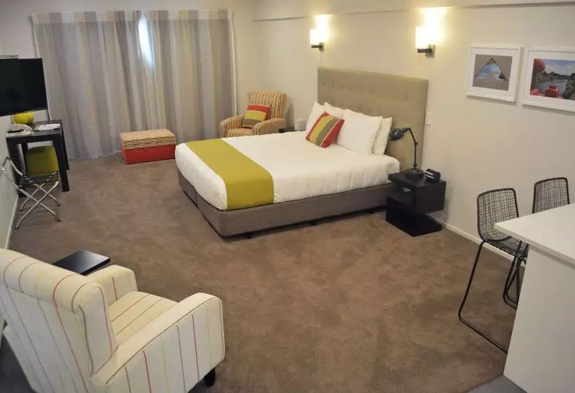 Clarion Suites Ambassador
