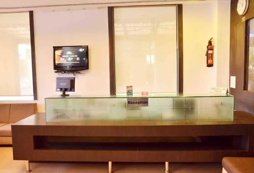 Fotos del hotel Capital O 13414  Swaroop Inn:  10