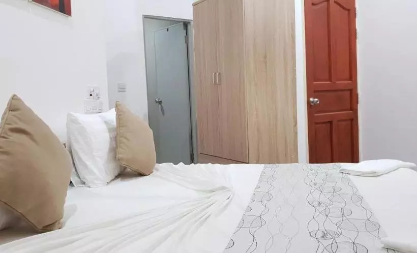 Fotos del hotel Arora Inn:  15