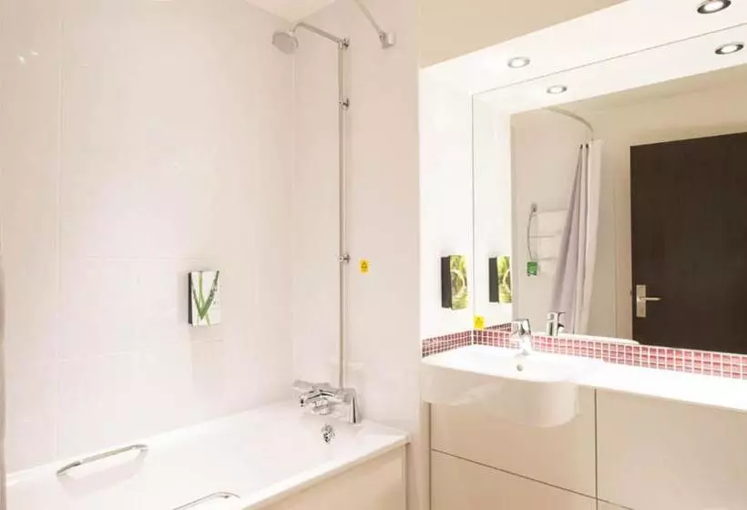 Fotos del hotel Premier Inn London Archway:  5