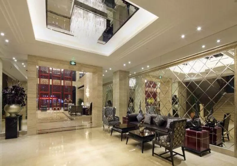 Fotos del hotel Serengeti:  3
