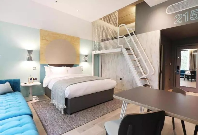 Fotos del hotel Room2 Southampton Hometel:  9