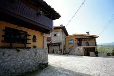 Apartamentos. Turis. Castiello - Pilonya
