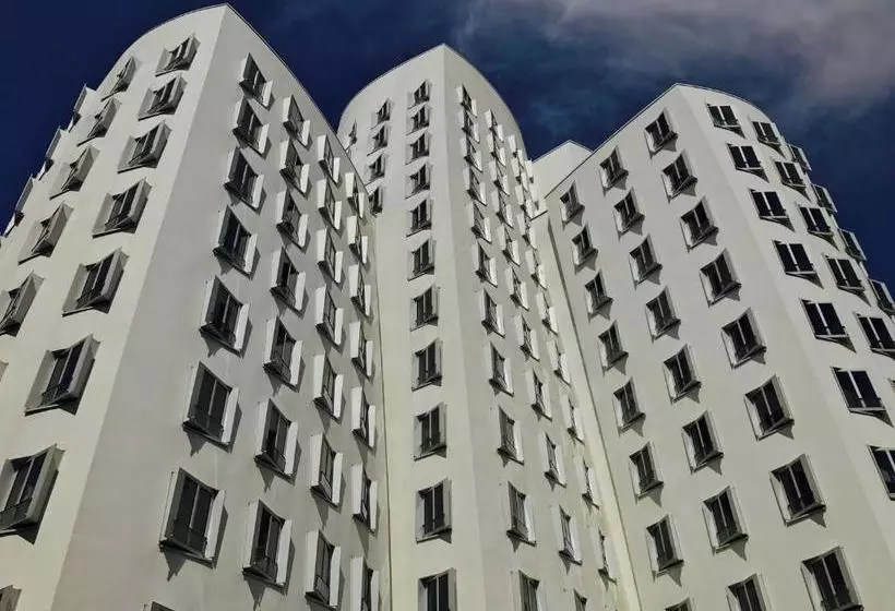 Holiday Inn Düsseldorf  Hafen