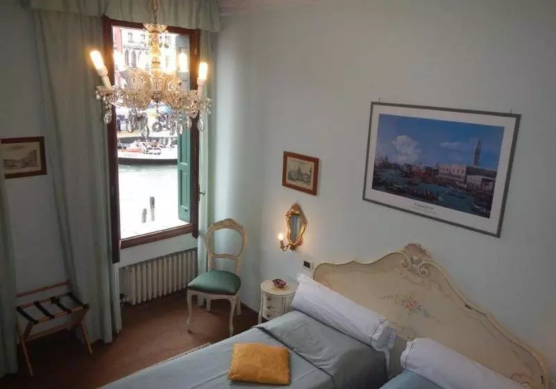 Fotos del hotel Locanda Ovidius:  9