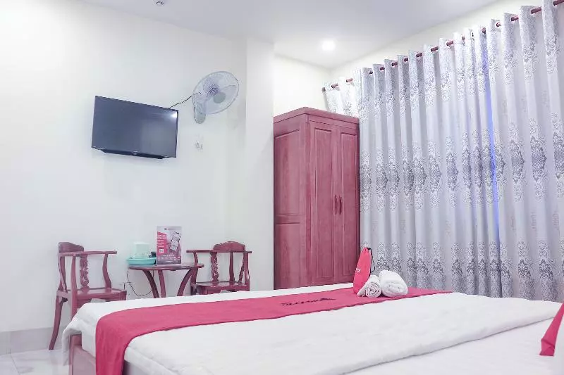 Fotos del hotel Reddoorz Plus @ Dong Den Street:  2