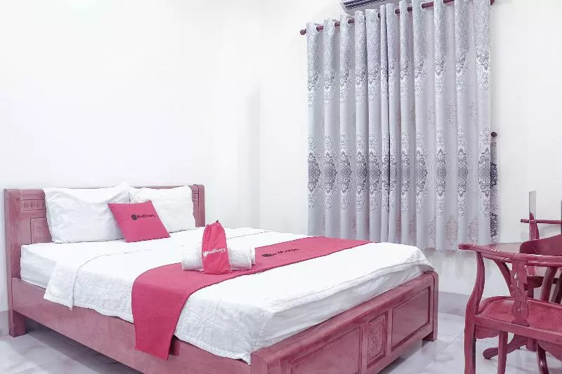 Fotos del hotel Reddoorz Plus @ Dong Den Street:  11