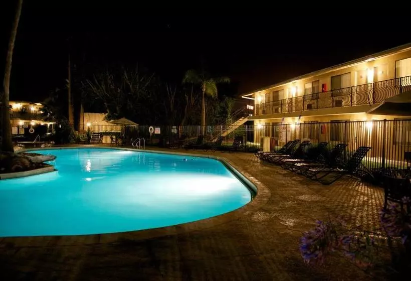 Fotos del hotel Ramada By Wyndham San Diego North  & Conference Center:  2