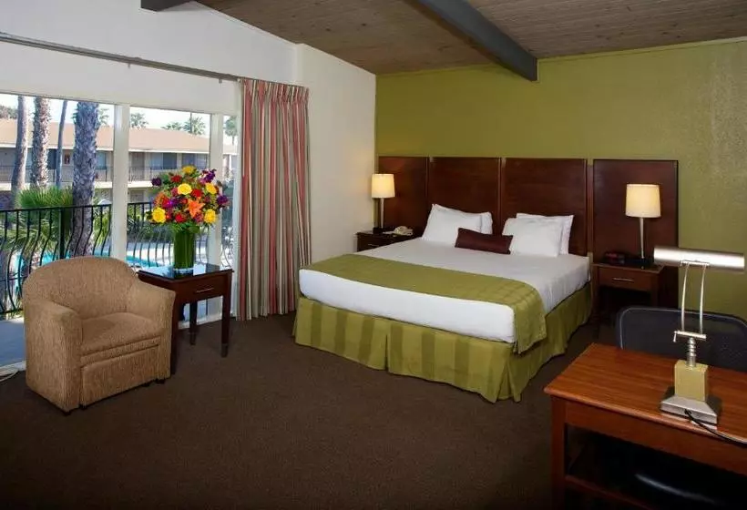 Fotos del hotel Ramada By Wyndham San Diego North  & Conference Center:  14