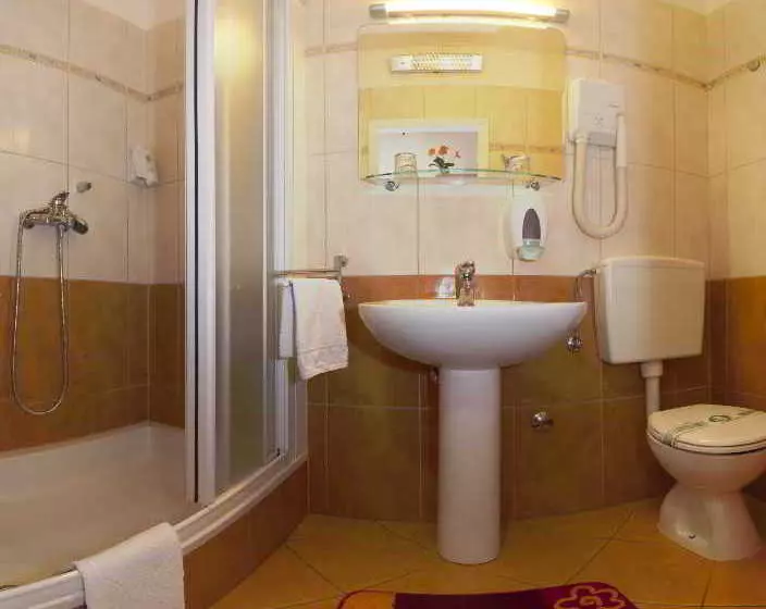 Fotos del hotel Cikes:  3