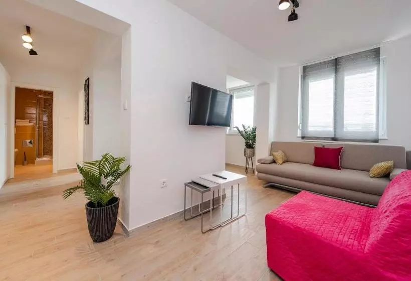 Fotos del hotel Apartmani Srsen:  6