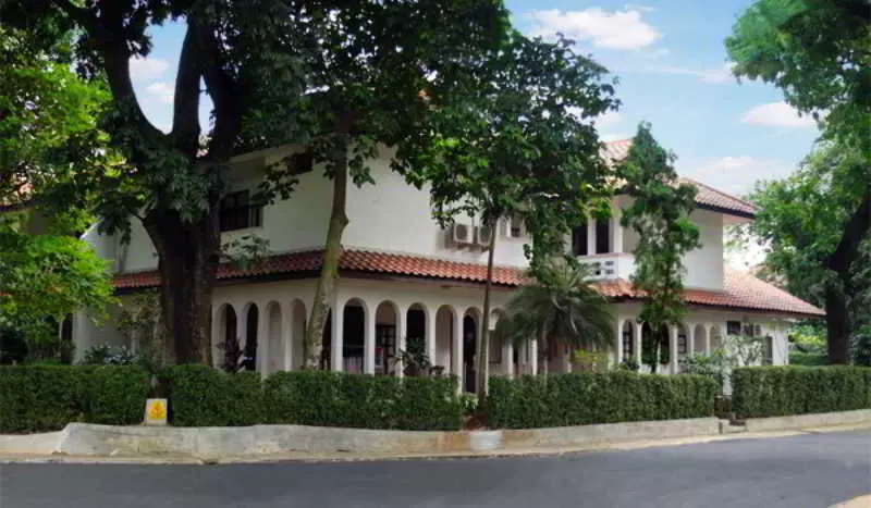 Countrywoods Residence