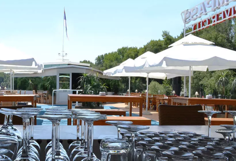 Fotos del hotel Compass River City Boatel:  16