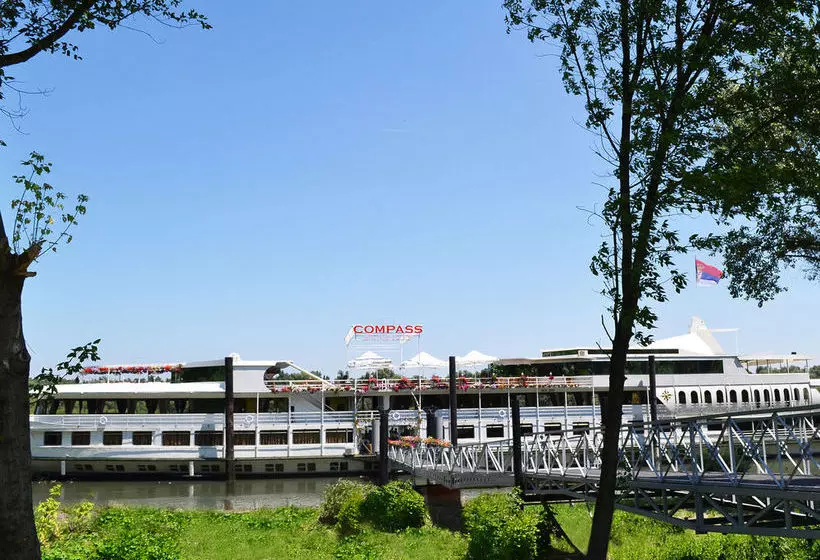 Fotos del hotel Compass River City Boatel:  23