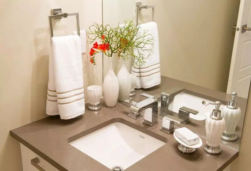 Fotos del hotel Executive Suites By Roseman - Keynote Towers:  9