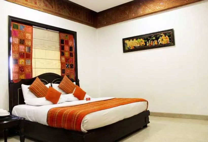 Oyo Premium Rajouri Garden Janta Market