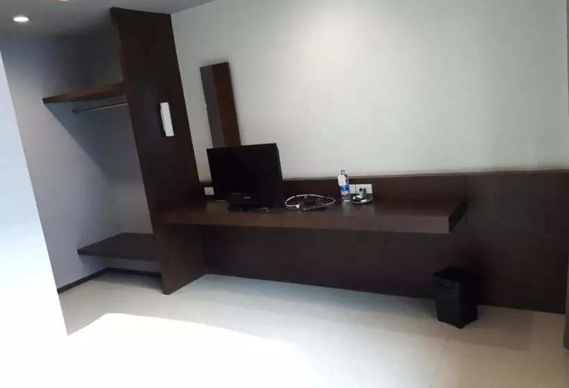 Fotos del hotel At One Inn Hualampong:  8