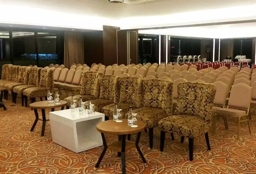 Fotos del hotel D'Best Hotel Bandung, Managed by Dafam Hotels:  6