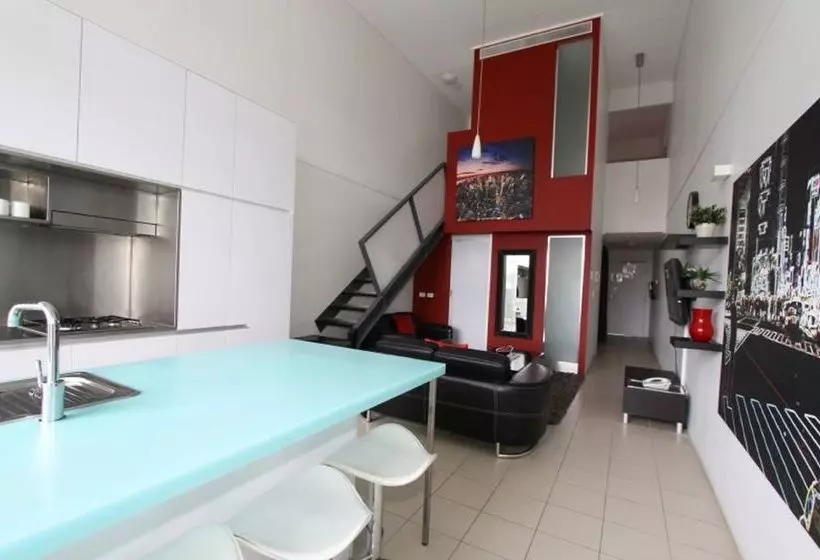 Fotos del hotel The Miro Apartments:  3