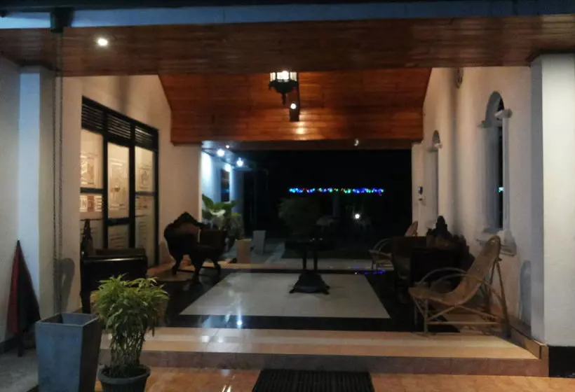 Fotos del hotel Guruge King S Island Resort:  13